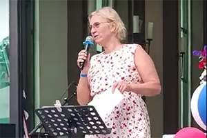 Kort og fyndig tale for dagen fra ambassad&oslash;ren